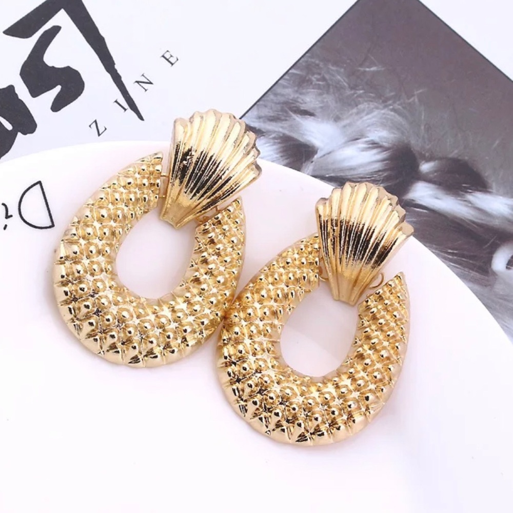 Large drop earrings - Picture 3 of 4